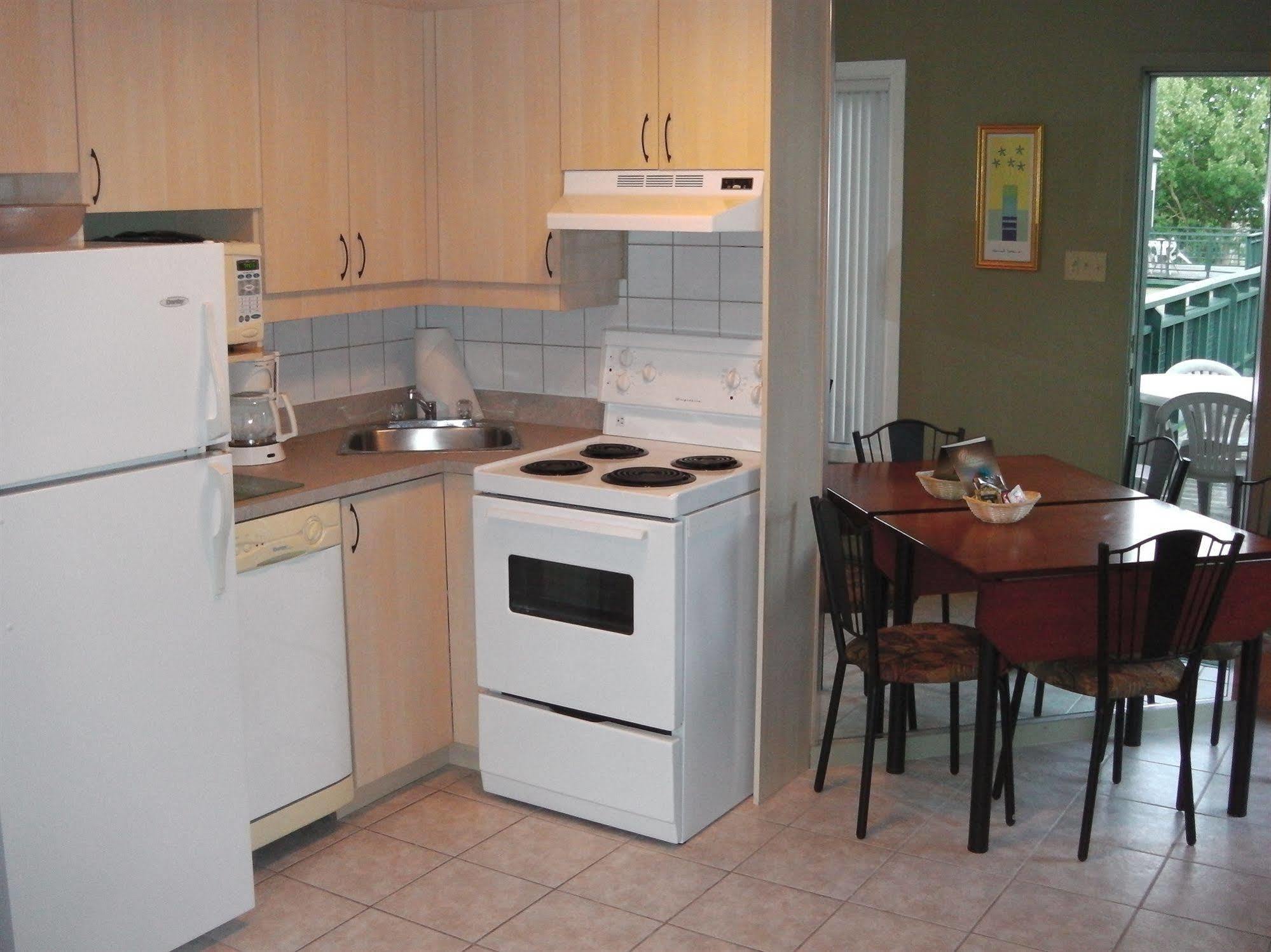Holiday Villa Resorts At Mont Ste Anne ボーブレ エクステリア 写真