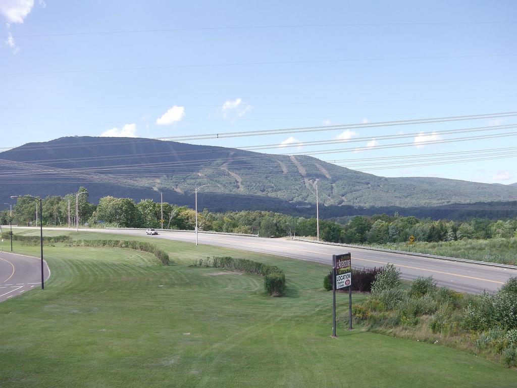 Holiday Villa Resorts At Mont Ste Anne ボーブレ エクステリア 写真